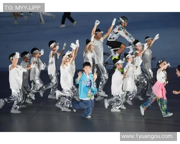 成都街舞队的奋斗历程与梦想追逐的真实记录与感悟