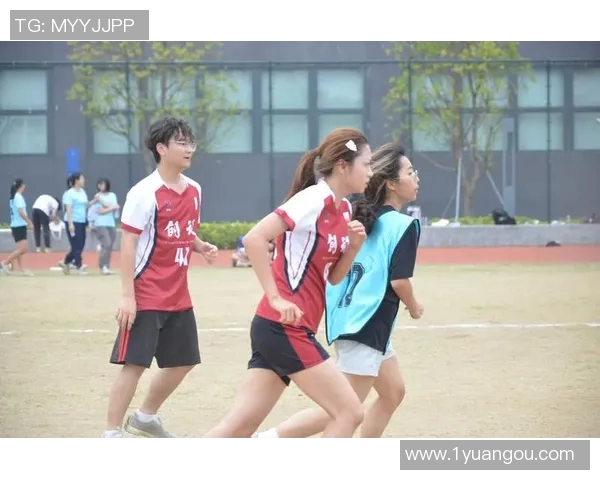 武汉飞盘队在全国飞盘意识排行榜中荣登第五名展现强大实力与团队精神 武汉飞盘队在全国飞盘意识排行榜中荣登第五名展现强大实力与团队精神