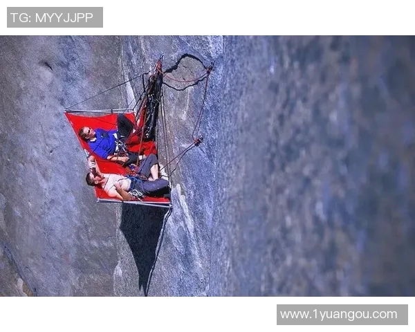 深圳攀岩队的团队协作揭秘：一场力量与信任的极限挑战之旅