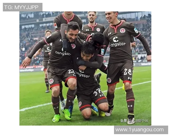 激烈对决日本队迎战巴拉圭队足球赛精彩瞬间回顾与分析