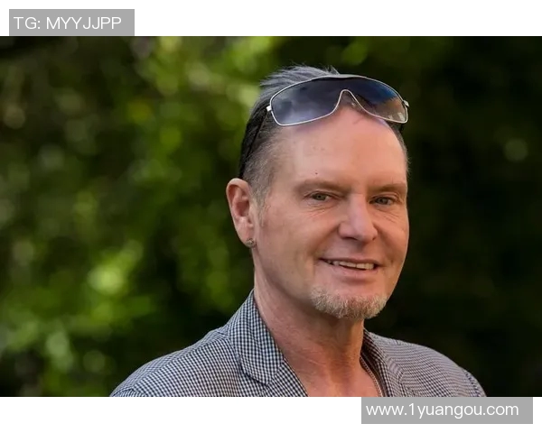 莱奥的传奇之路：从初出茅庐到世界足球巨星的成长历程