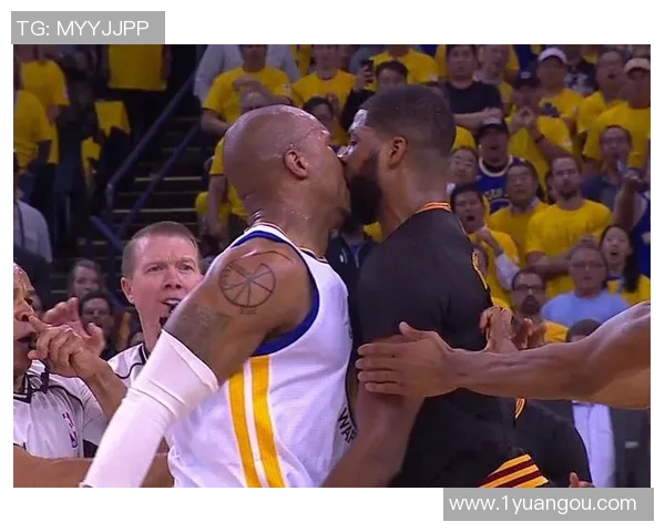 骑士与勇士总决赛第五场激战回顾:历史对决再掀高潮 骑士与勇士总决赛第五场激战回顾:历史对决再掀高潮