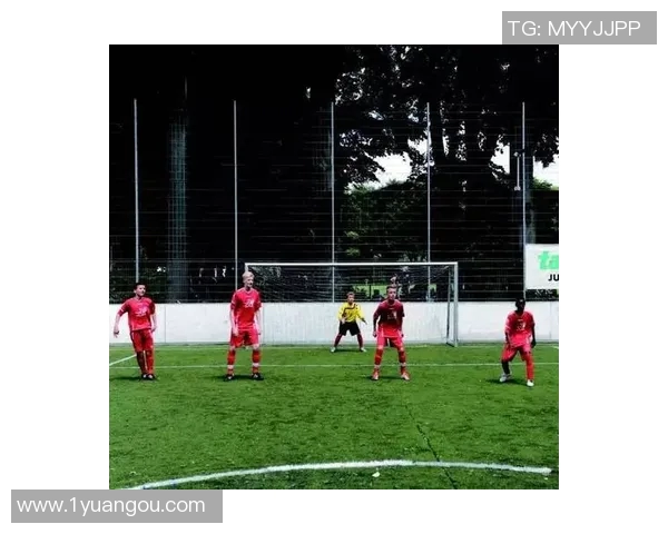 071河床与图库曼的精彩对决揭示足球战术与团队合作的完美结合 071河床与图库曼的精彩对决揭示足球战术与团队合作的完美结合